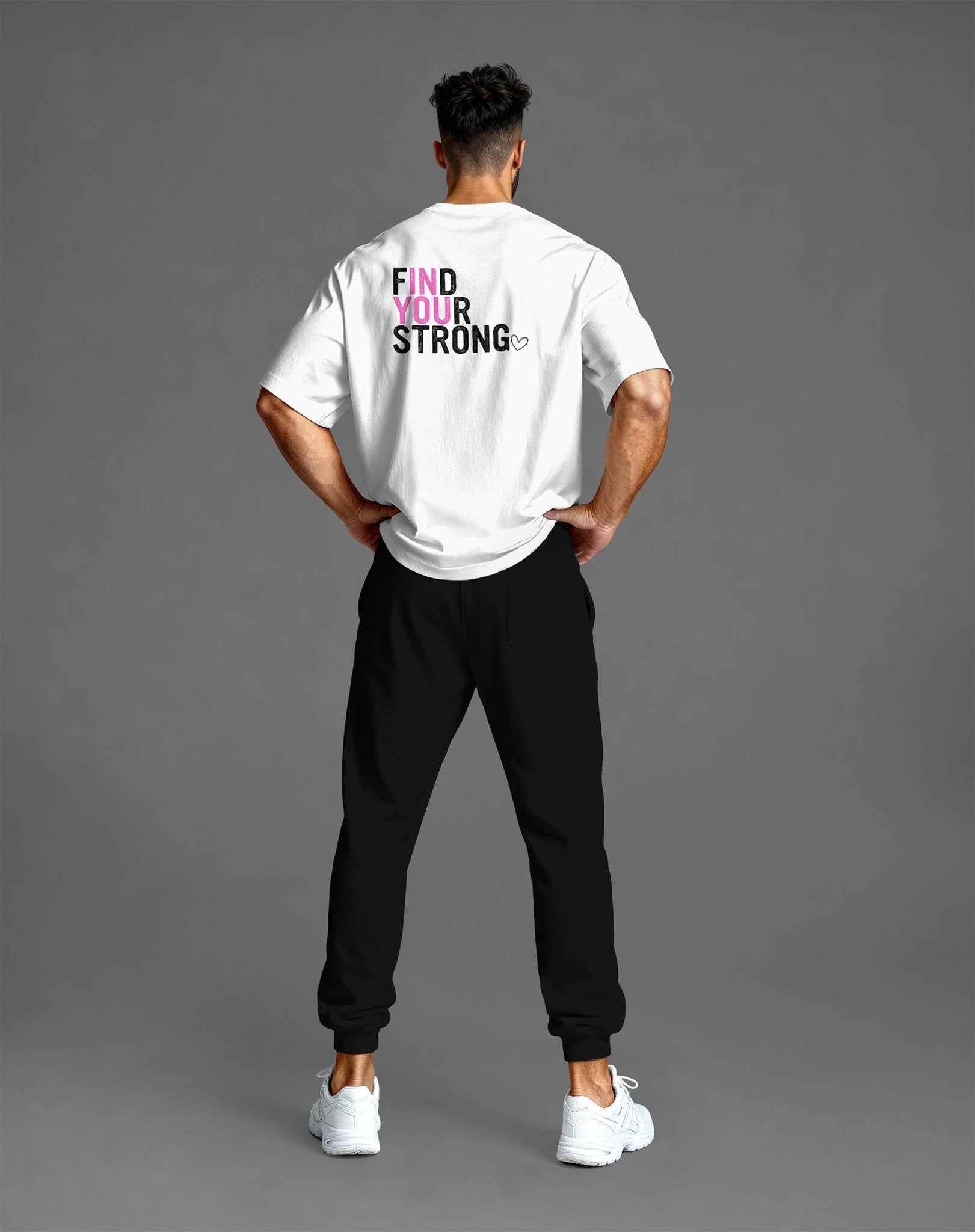 Weißes Oversized Gym Shirt mit „Find Your Strong“ Motiv – Statement für Stärke & Authentizität