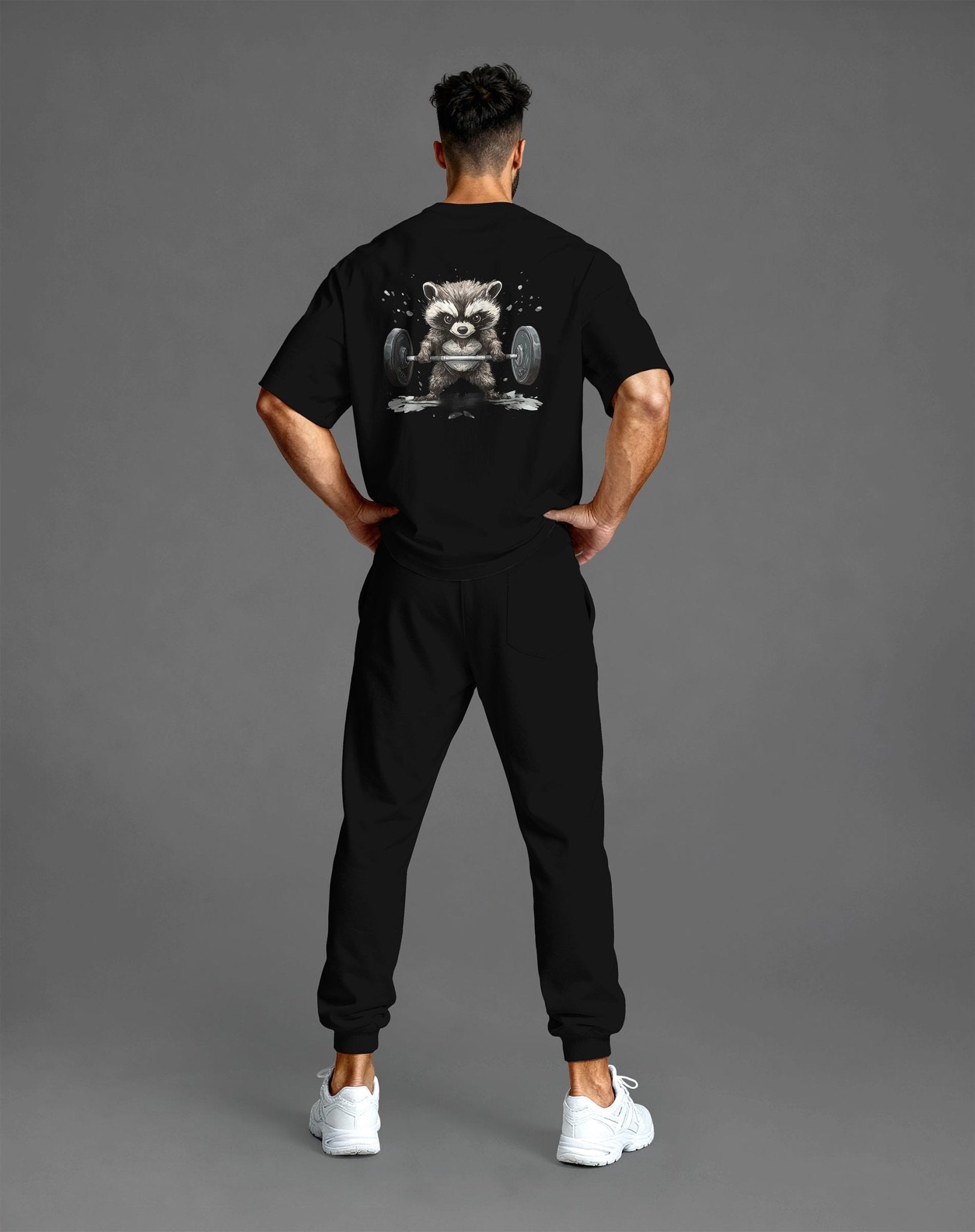 Shirt in Unbekannt – ready für jede Session. JAWX Gym Shirt. Raccoon Lift Oversized Tee